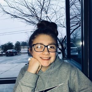 Meet your Posher, Caitlyn